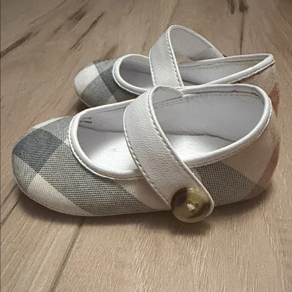 Burberry Plaid baby Shoes - Picture 3 of 12